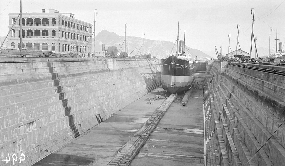 Steamship in dry dock at Taikoo Dockyard, Hong Kong. 1911-12. Sw07-142.