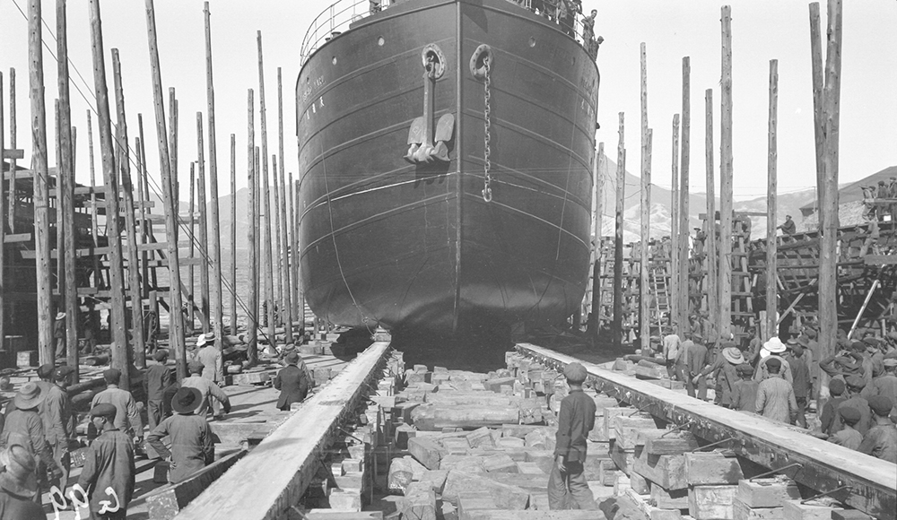 Ship being launched, Taikoo Dockyard, Hong Kong, 1911-12.  Sw07-151.