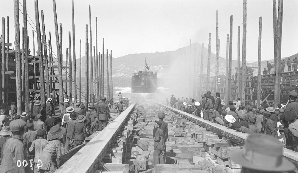 Launching a ship, Taikoo Dockyard, Hong Kong, 1911-12.  Sw07-152.