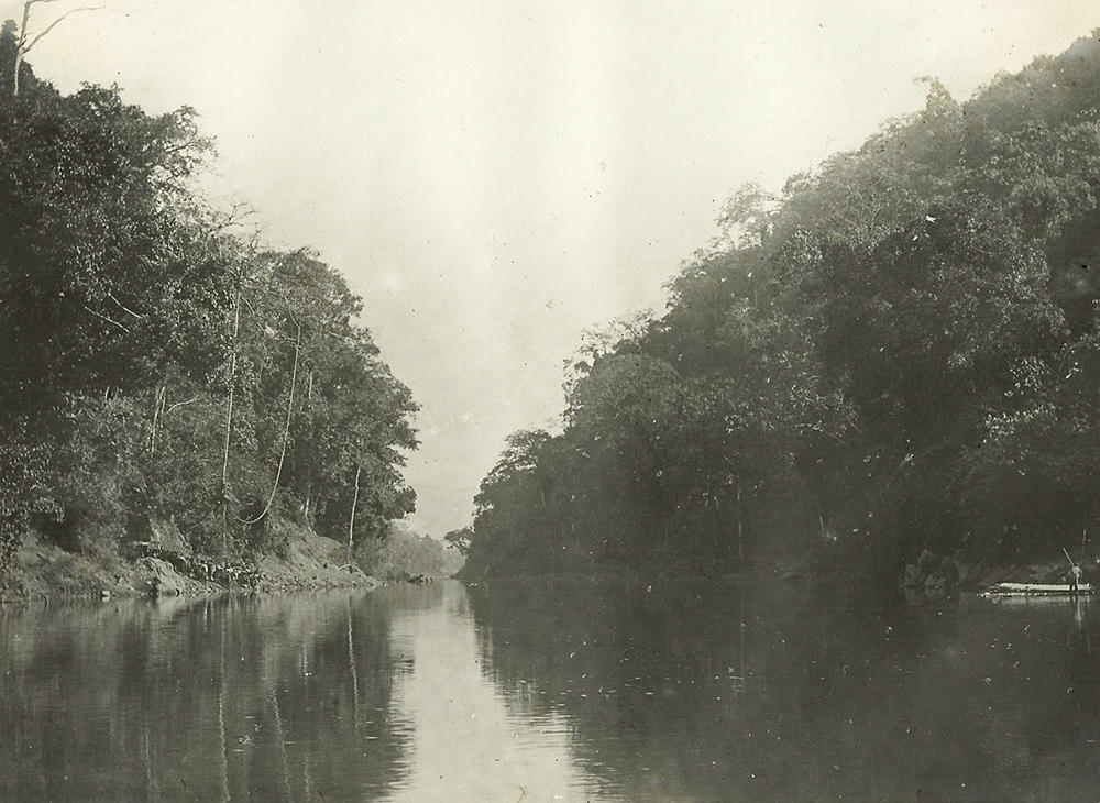 Puyuan River and fisherman. Frederic Carey Collection, FC01-15 © 2011 Ann Kinross.
