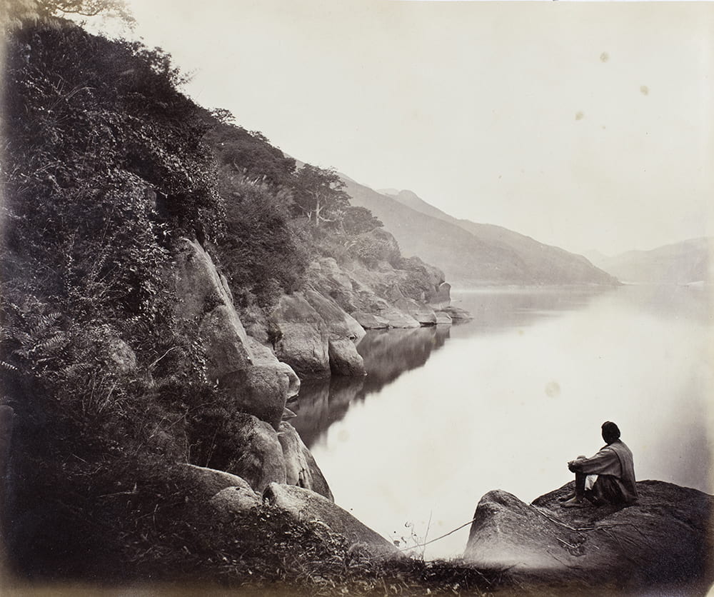 Photograph by John Thomson, c.1870. Captioned: “View 50 miles above Foochow. Sunset on the Min”. John Fry Collection (Fr01-096).