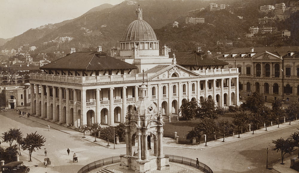 The Supreme Court and Queen Victoria’s Statue, Hong Kong, c.1923-29. HPC ref: JC01-01.
