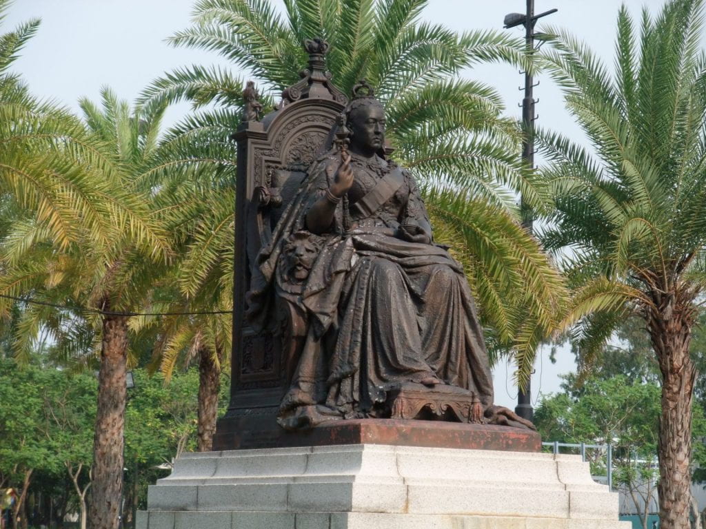 Statue of Queen Victoria in Victoria Park, facing south in the tradition of all Chinese Imperial figures, November 2008. Photograph by Minghong. Source: Wikimedia Commons.