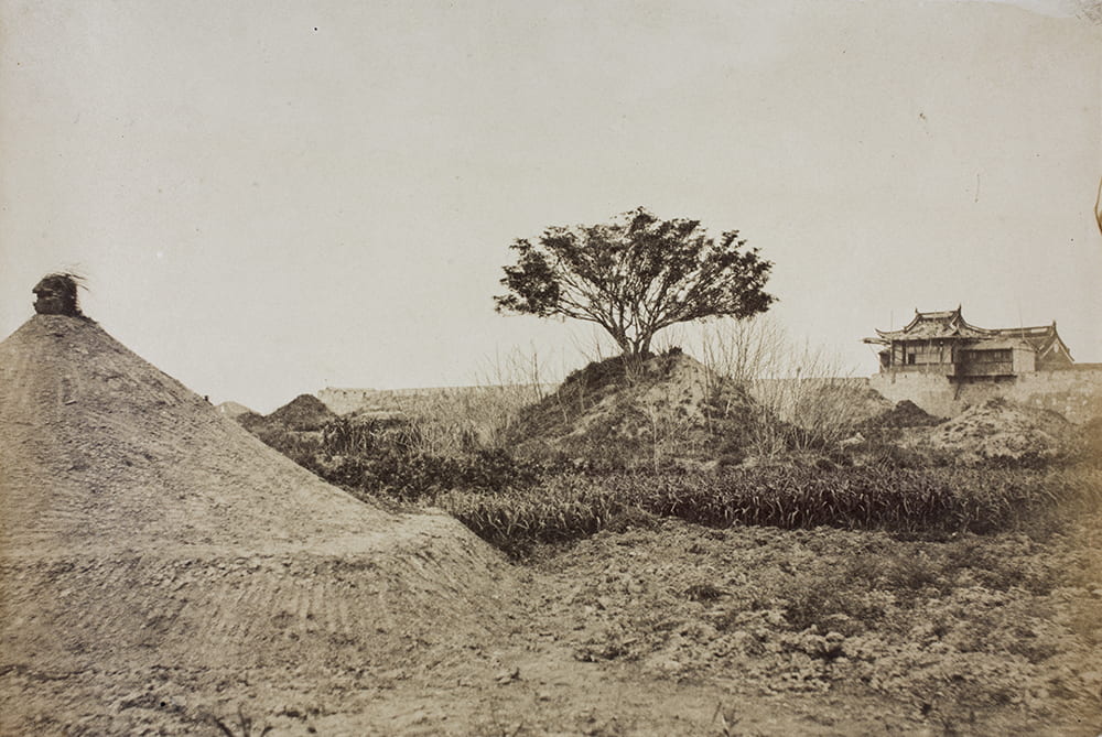 Tree-graves near the north wall of the Chinese City, Shanghai, 1858. HPC ref: VH02-110.